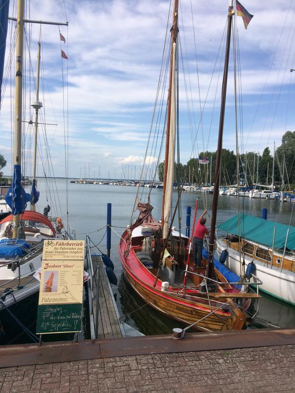 Ostseeferienhaus Oberes Apartment Monkebude Bagian luar foto